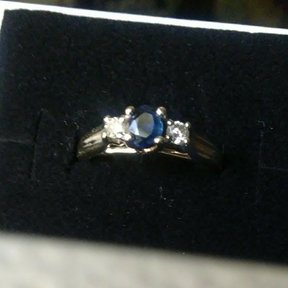 💕10k WG diamond sapphire ring! - Picture 5 of 8